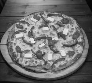 Cheesy Red Paprika Pizza