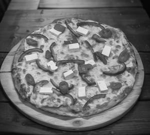 Cheesy Jalapino Pizza