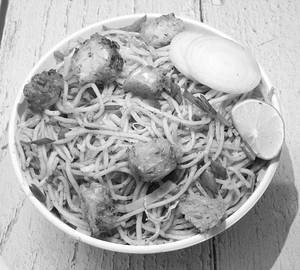 Mixed hakka noodles