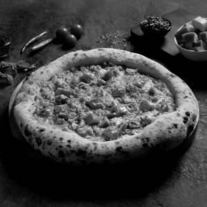 Smoked Chicken Spicy Pizza