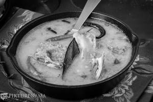 Machher matha diye daal