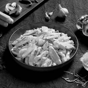 Chicken With Garlic Mushroom Pasta