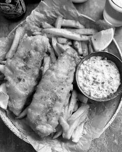 Baba Spl. Fish & Chips With Tartar Sauce (4 Pcs)