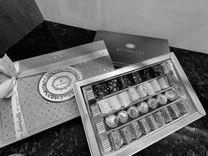Mix Sweets Box (code- 602)
