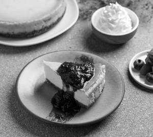 Red Wine & Berry Coulis Cheesecake - Small