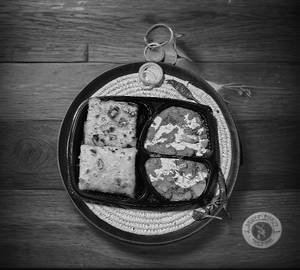 Paratha With Green Peas Masala