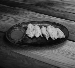 Paneer Achari Fried Momos [6 Pcs]