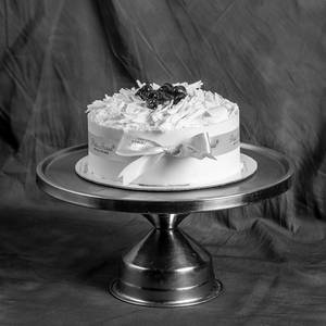 White Forest Cake (1 Kg)