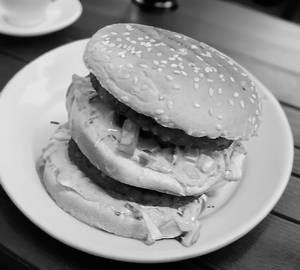 Wings Special Burger
