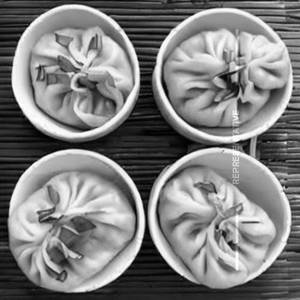 Butter steamed chicken momos