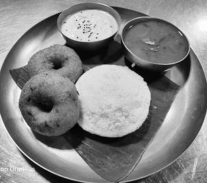 Idli Wada