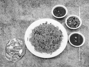 Chicken Schezwan Hakka Noodles