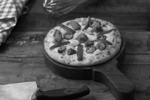 Fire-e-chicken Cheese Burst Pizza