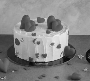 Valentines Special White Forest Cake [500 Grams]