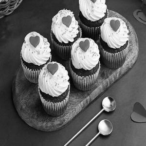 B2c Valentine Spl Red Velvet Cupcakes