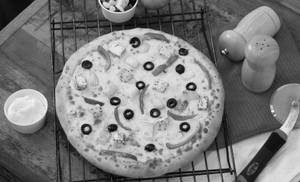 La Pinoz Paneer Cheese Burst Pizza