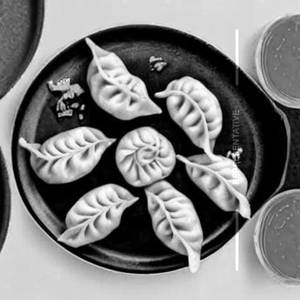 Crunchy gravy momos                       