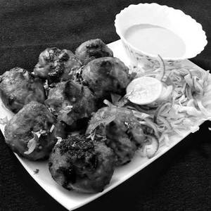 Bbq Chicken Momos (06 Pcs)