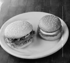 Chilly paneer burger