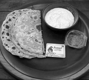 1 Aloo paratha with curd