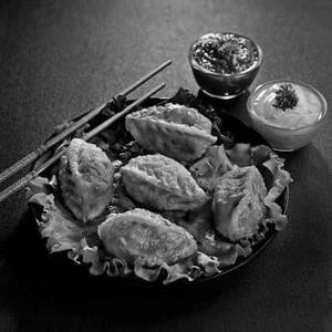 Fried Chicken Momos (06 Pcs)