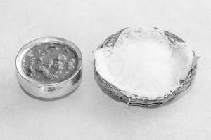 Idiyappam(3 Pcs) With  Erachi Roast