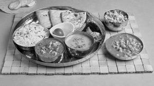 Veg Big Boss Tiffin Thali