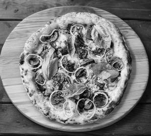 Mushroom And Artichoke Pizza