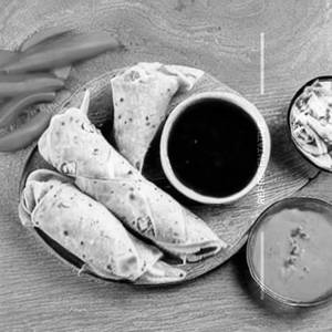 Egg Chicken Schezwan Roll
