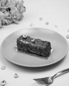 Hazelnut Chocolate Bar [Serves 1]