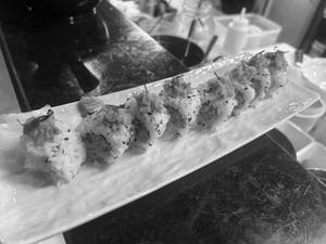 Spicy Salmon Roll (8 Pcs)