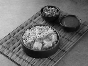 Fried Rice With Chilli Paneer Gravy