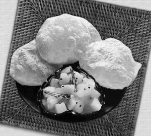 Luchi (4 Pcs) With Sada Alu Luchi(4 pcs) With Sada Alu Tarkari