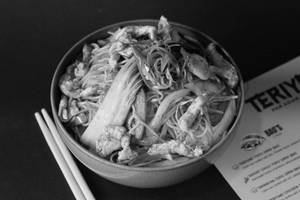 Chilli Garlic Noodles Chicken