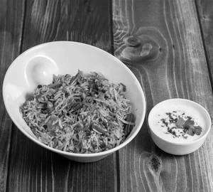 Veg Biryani With Raita