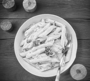 White sauce pasta