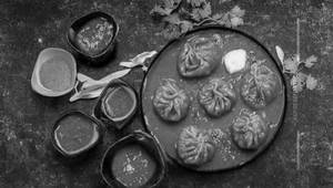 Gravy Paneer Momos
