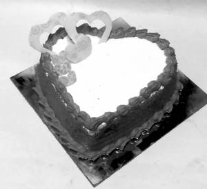 Red Velvet Cake Heart Shaped (Eggless) 500gm