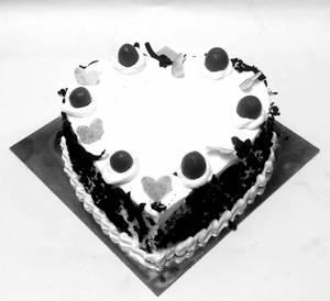 Black Forest Cake Heart Shaped (Eggless) 500gm