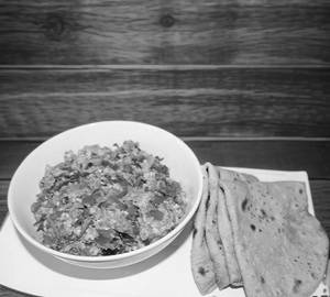 4 Phulka with Paneer bhuji