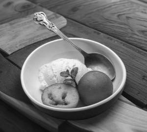 Gulab Jamun( 2  Pcs)   With Ice Cream