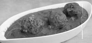 Veg. Kofta [Vegatable Dumplings In Spicy Brown Gravy]
