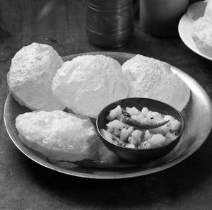 Luchi Sada Aloo Torkari Combo