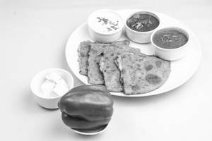 Green Capsicum With Paneer Paratha
