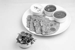 Methi With Paneer Paratha