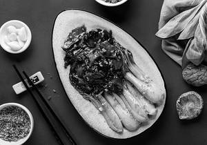 Bokchoy With Black Mushroom In Oyster Sauce