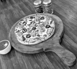 Tandoori Paneer Pizza