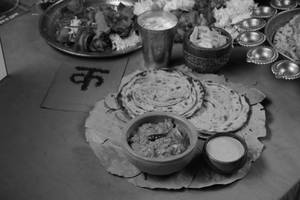 2 Laccha Paratha With Kadhai Paneer