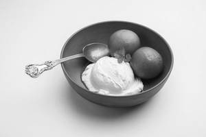 Gulab Jamun With Ice Cream