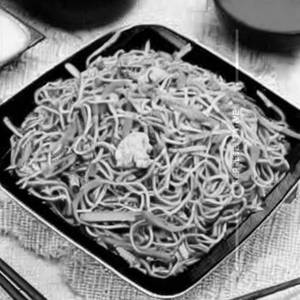 Chicken Mix Hakka Noodles